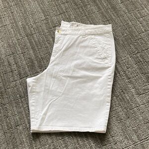 Sonoma Life + Style White Bermuda Mid-Rise 16